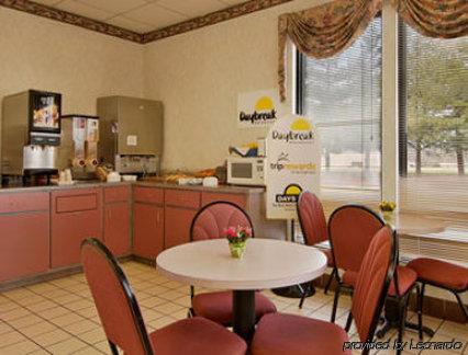 Days Inn By Wyndham White House Restoran fotoğraf